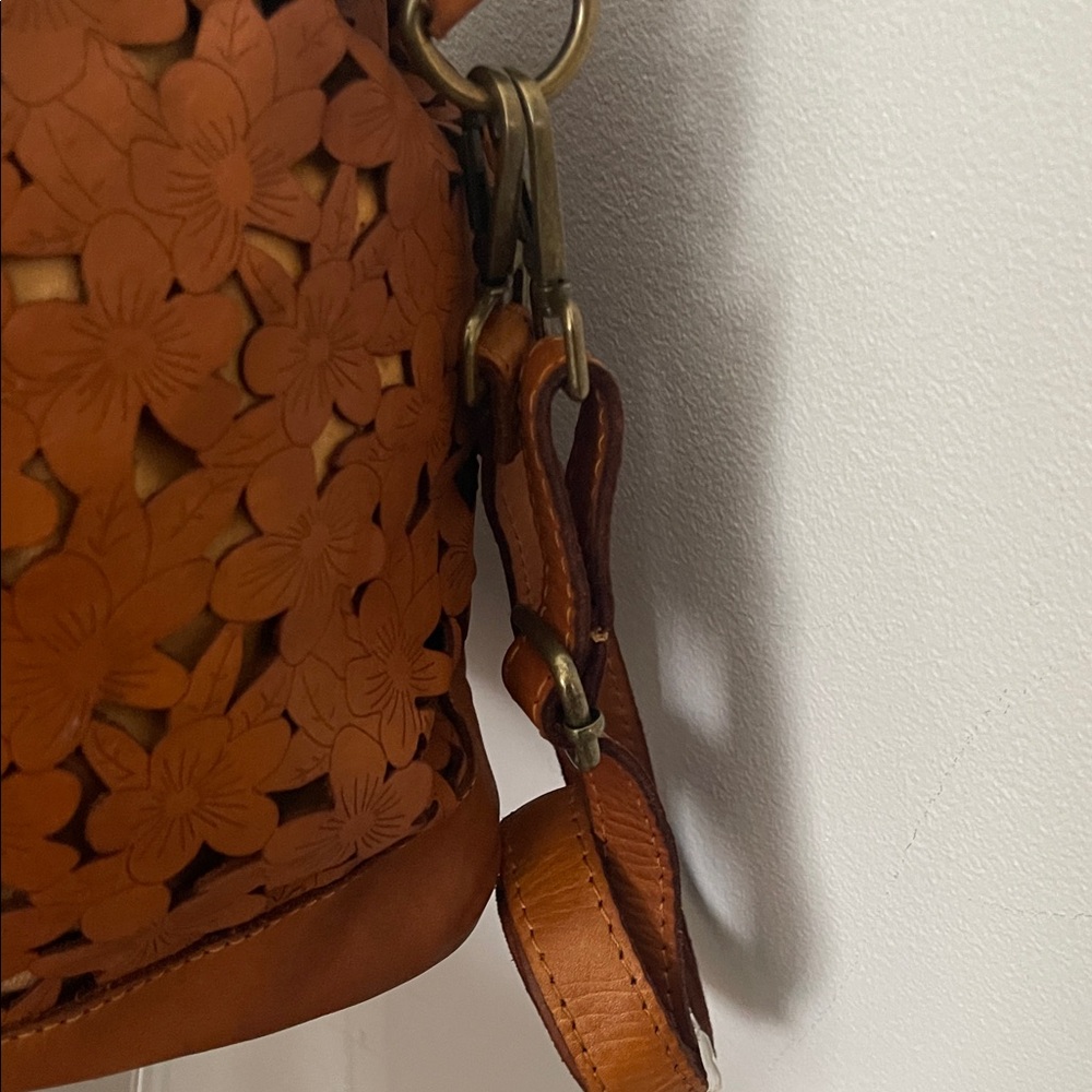 Sundance Cognac Brown Leather Handbag with Mini Pouch - Picture 3 of 11